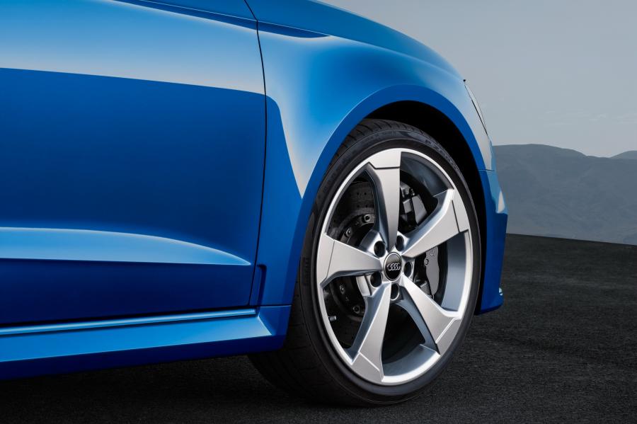 Детали экстерьера Audi RS3 Sportback (8V) 2017 года  (WW) (фото 25 из 40)